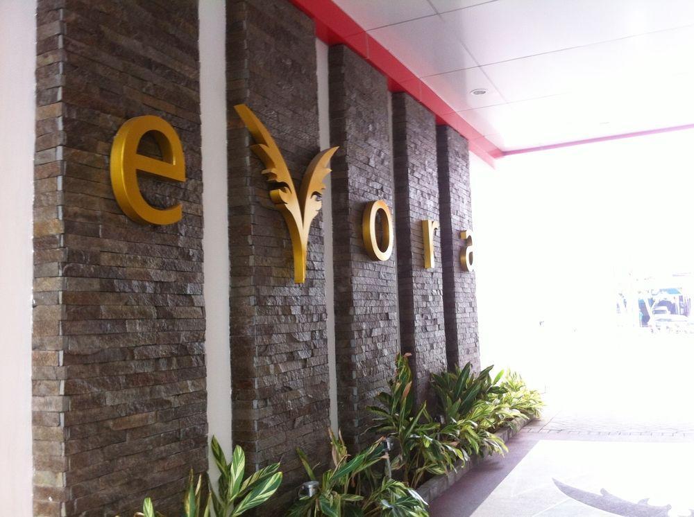 Evora Hotel Surabaya Exterior photo